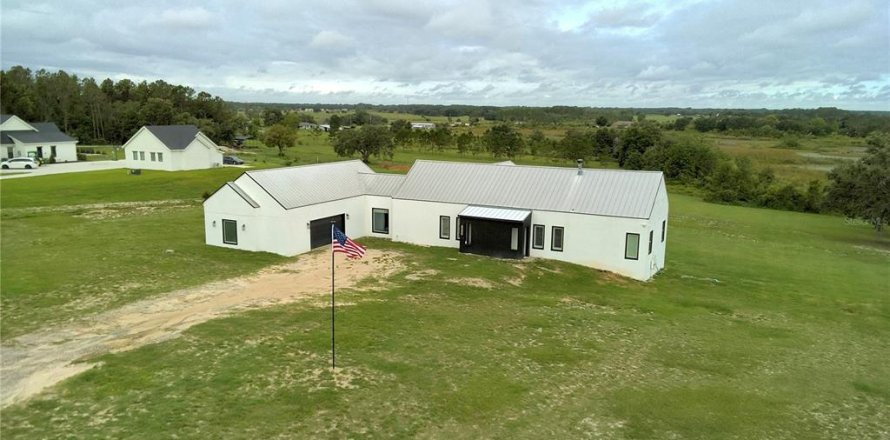 Villa ou maison à Clermont, Floride 3 chambres, 290.97 m2 № 1791359