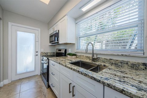 Condominio en alquiler en Dunedin, Florida, 2 dormitorios, 83.61 m2 № 1904380 - foto 10