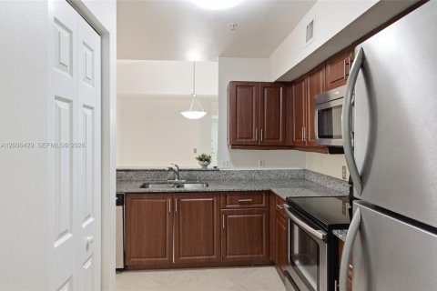 Купить кондоминиум в Мирамар, Флорида 2 спальни, 99.59м2, № 2259738 - фото 3