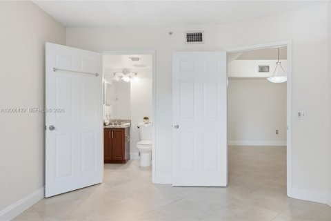 Купить кондоминиум в Мирамар, Флорида 2 спальни, 99.59м2, № 2259738 - фото 29