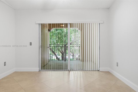Купить кондоминиум в Мирамар, Флорида 2 спальни, 99.59м2, № 2259738 - фото 24