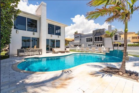 House in Fort Lauderdale, Florida 5 bedrooms, 256.97 sq.m. № 2158168 - photo 6