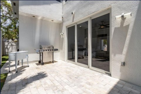 House in Fort Lauderdale, Florida 5 bedrooms, 256.97 sq.m. № 2158168 - photo 20