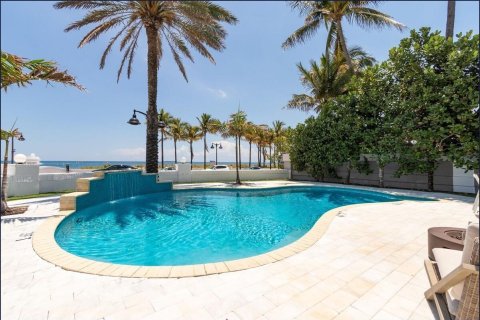House in Fort Lauderdale, Florida 5 bedrooms, 256.97 sq.m. № 2158168 - photo 9