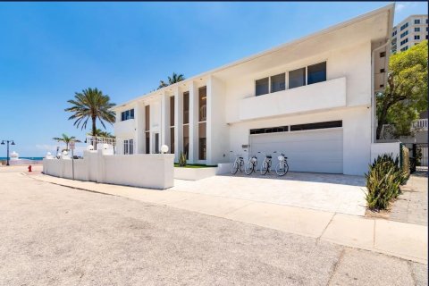 House in Fort Lauderdale, Florida 5 bedrooms, 256.97 sq.m. № 2158168 - photo 25