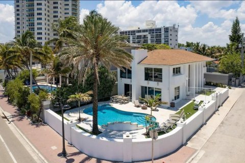 House in Fort Lauderdale, Florida 5 bedrooms, 256.97 sq.m. № 2158168 - photo 3