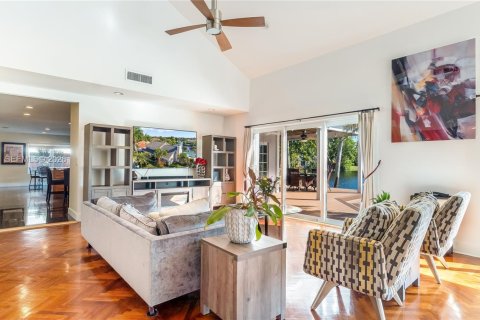 Casa en venta en Plantation, Florida, 5 dormitorios, 379.6 m2 № 2010721 - foto 11