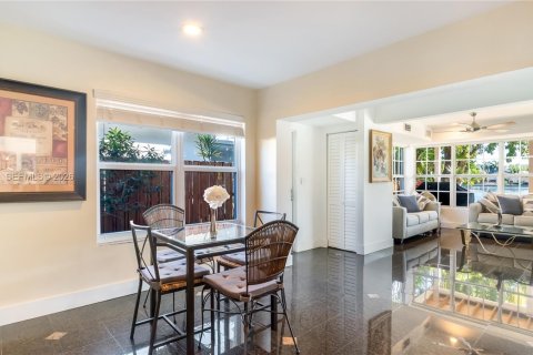 Casa en venta en Plantation, Florida, 5 dormitorios, 379.6 m2 № 2010721 - foto 20