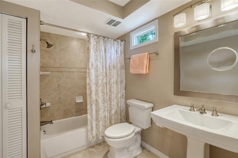 Купить таунхаус в Сарасота, Флорида 8 комнат, 125.7м2, № 1846365 - фото 13