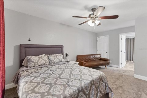House in Wimauma, Florida 4 bedrooms, 287.63 sq.m. № 1827939 - photo 24