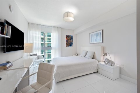 Copropriété à louer à Sunny Isles Beach, Floride: 3 chambres, 175.77 m2 № 2043032 - photo 16