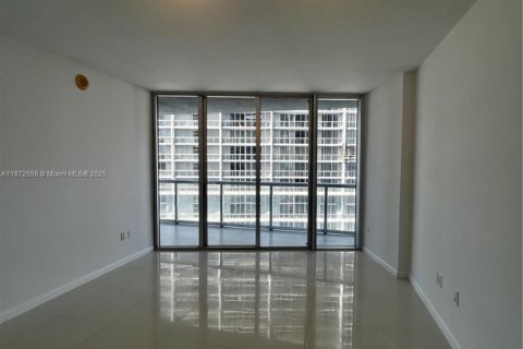 Condominio en alquiler en Miami, Florida, 1 dormitorio, 68 m2 № 1922266 - foto 7