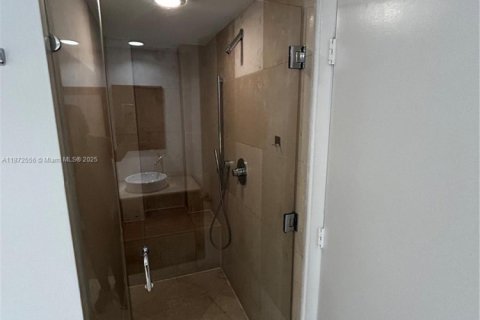 Condominio en alquiler en Miami, Florida, 1 dormitorio, 68 m2 № 1922266 - foto 10