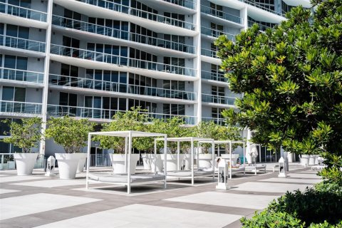 Condominio en alquiler en Miami, Florida, 1 dormitorio, 68 m2 № 1922266 - foto 15
