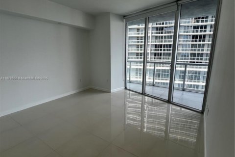 Condominio en alquiler en Miami, Florida, 1 dormitorio, 68 m2 № 1922266 - foto 12