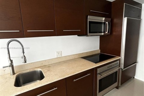 Condominio en alquiler en Miami, Florida, 1 dormitorio, 68 m2 № 1922266 - foto 8