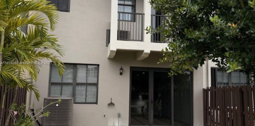 Adosado en Doral, Florida 4 dormitorios, 204.94 m2 № 1922722