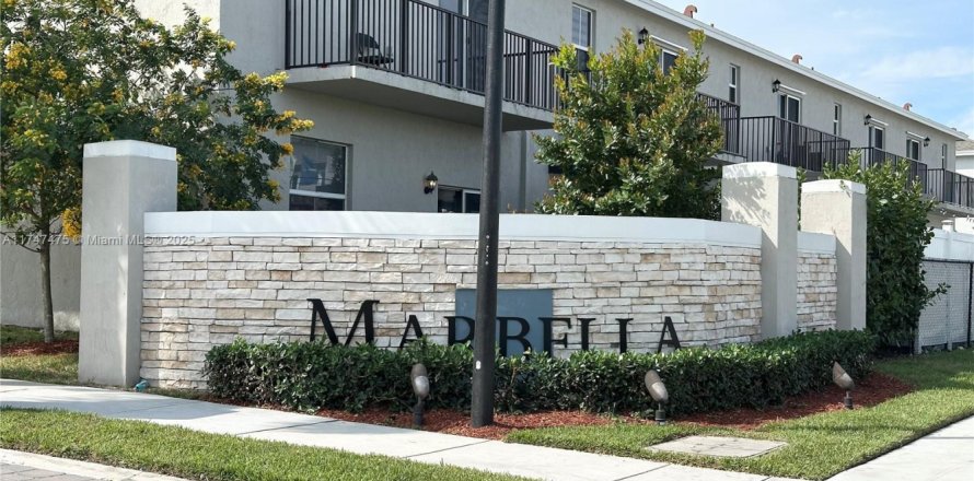 Таунхаус в Хомстед, Флорида 3 спальни, 159.05м2 № 1936304