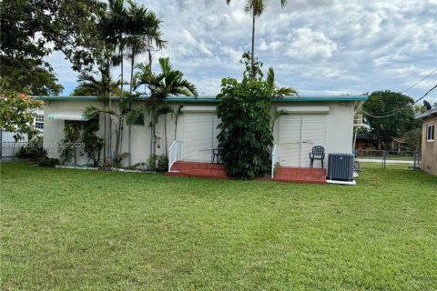 Casa en venta en Miami, Florida, 4 dormitorios, 170.94 m2 № 1986202 - foto 10