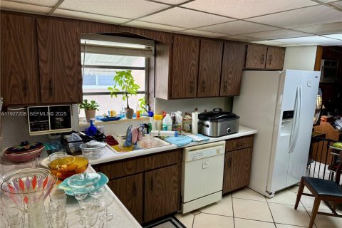 Casa en venta en Miami, Florida, 4 dormitorios, 170.94 m2 № 1986202 - foto 4