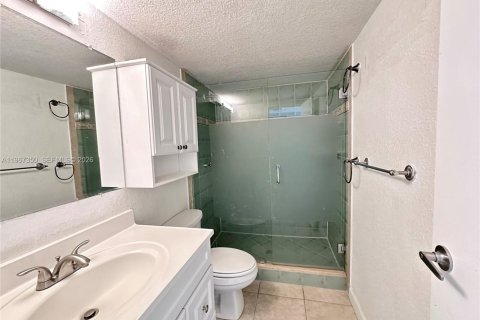 Condo in Hallandale Beach, Florida, 2 bedrooms  № 2029129 - photo 23