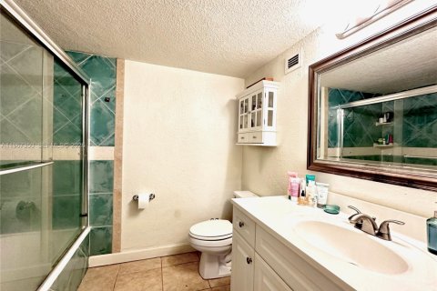 Снять в аренду кондоминиум в Халландейл-Бич, Флорида 2 спальни, 104.98м2, № 2029129 - фото 10