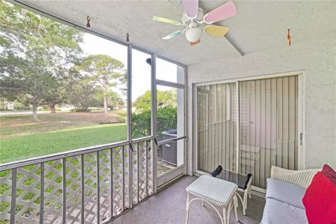 Condo in Bradenton, Florida, 2 bedrooms  № 2400329 - photo 16