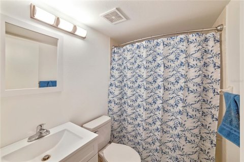 Condo in Bradenton, Florida, 2 bedrooms  № 2400329 - photo 14