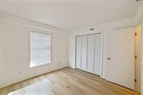Condo in Bradenton, Florida, 2 bedrooms  № 2400329 - photo 11