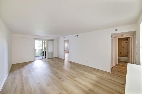 Condo in Bradenton, Florida, 2 bedrooms  № 2400329 - photo 7