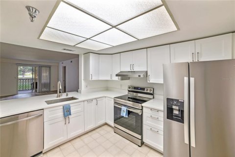 Condo in Bradenton, Florida, 2 bedrooms  № 2400329 - photo 4