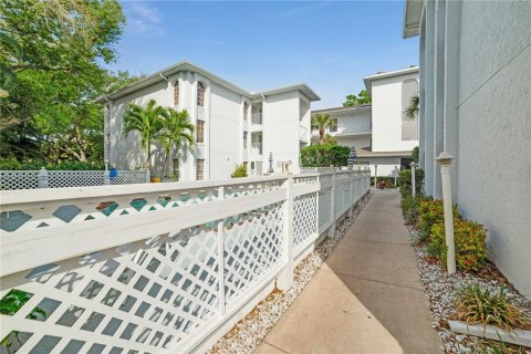 Condo in Bradenton, Florida, 2 bedrooms  № 2400329 - photo 25