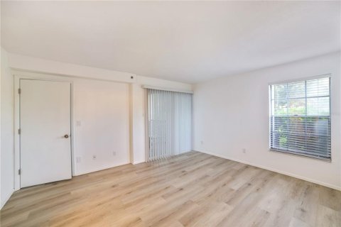 Condo in Bradenton, Florida, 2 bedrooms  № 2400329 - photo 10