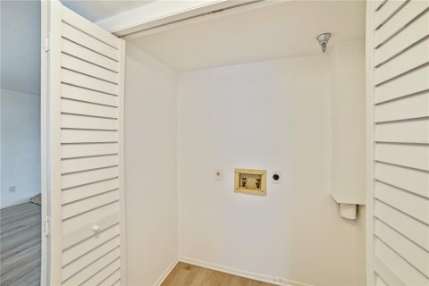 Condo in Bradenton, Florida, 2 bedrooms  № 2400329 - photo 15