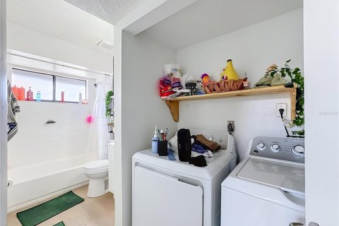 Immobilier commercial à vendre à Bradenton, Floride: 7 chambres, 304.35 m2 № 2388788 - photo 18
