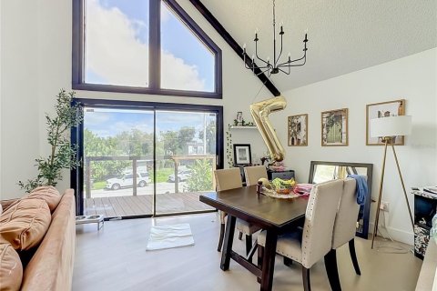 Immobilier commercial à vendre à Bradenton, Floride: 7 chambres, 304.35 m2 № 2388788 - photo 9