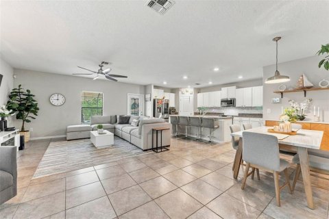 House in Riverview, Florida 5 bedrooms, 210.33 sq.m. № 2393769 - photo 3