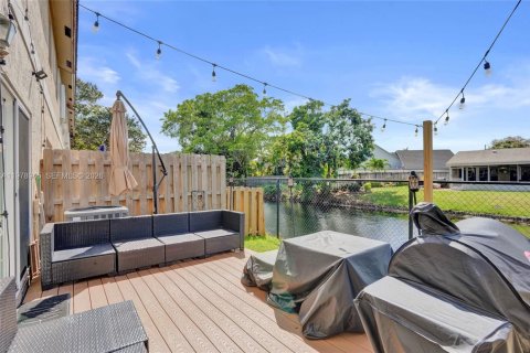 Touwnhouse à vendre à Sunrise, Floride: 3 chambres, 144.56 m2 № 2045027 - photo 1