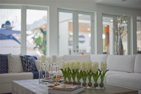 Casa en venta en North Miami Beach, Florida, 6 dormitorios, 443.42 m2 № 2002801 - foto 13