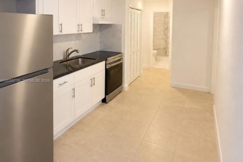Apartamento en alquiler en Miami, Florida, 2 dormitorios, 152.27 m2 № 2155019 - foto 6
