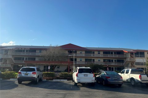 Condominio en venta en Hollywood, Florida, 2 dormitorios, 89.93 m2 № 1725852 - foto 11