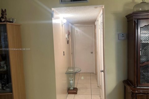 Condominio en venta en Hollywood, Florida, 2 dormitorios, 89.93 m2 № 1725852 - foto 5