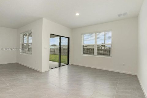 Casa en venta en St. Lucie, Florida, 3 dormitorios, 155.33 m2 № 1993400 - foto 3