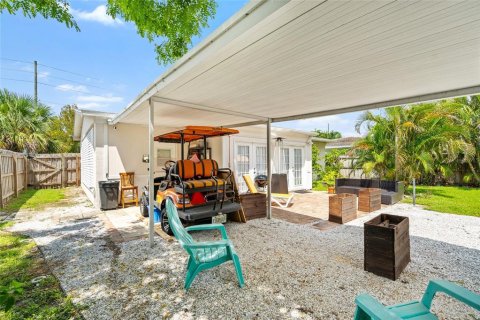 House in Saint Petersburg, Florida 2 bedrooms, 114.55 sq.m. № 1894495 - photo 28