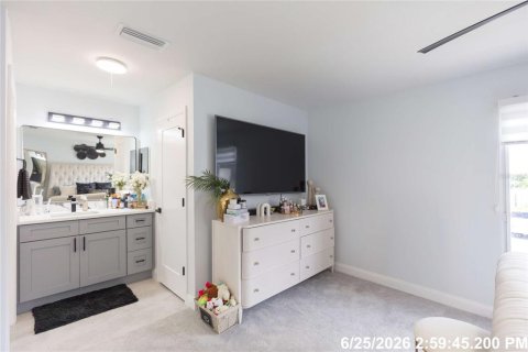 Townhouse in Tampa, Florida 2 bedrooms, 125.6 sq.m. № 2215472 - photo 27