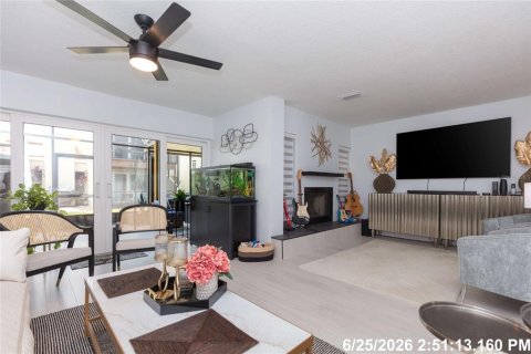 Townhouse in Tampa, Florida 2 bedrooms, 125.6 sq.m. № 2215472 - photo 20