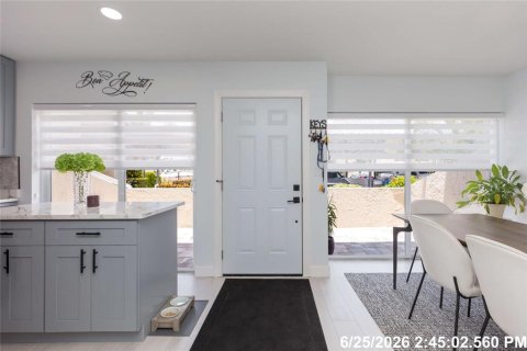 Townhouse in Tampa, Florida 2 bedrooms, 125.6 sq.m. № 2215472 - photo 6