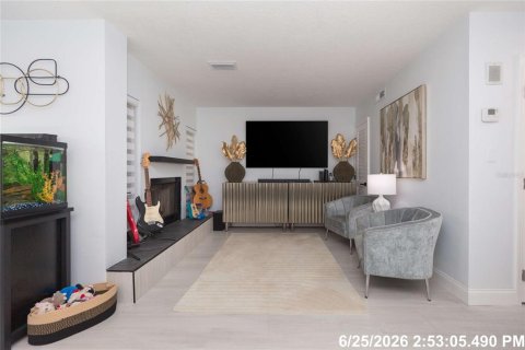 Townhouse in Tampa, Florida 2 bedrooms, 125.6 sq.m. № 2215472 - photo 22
