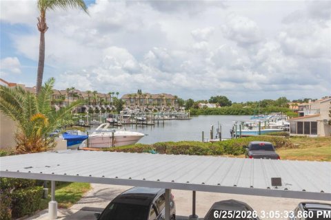 Townhouse in Tampa, Florida 2 bedrooms, 125.6 sq.m. № 2215472 - photo 30