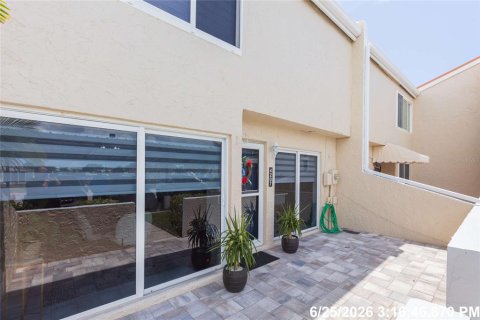 Townhouse in Tampa, Florida 2 bedrooms, 125.6 sq.m. № 2215472 - photo 5